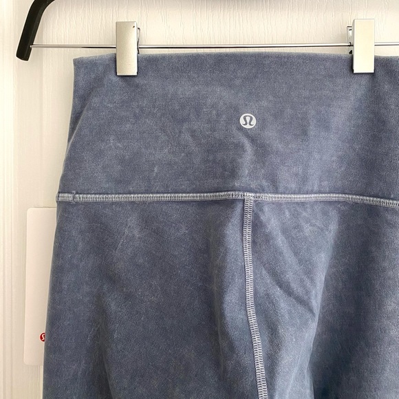 *NWT* Wunder Under High-Rise HR Tight 28” Size 4 Sz 4 - Picture 5 of 9